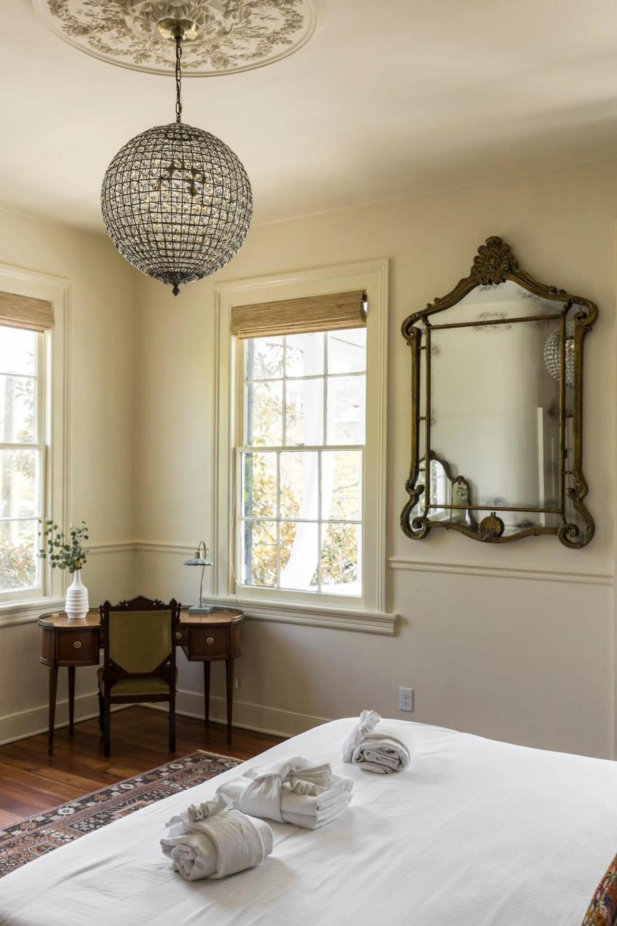 The Ashley Veranda King Suite With Breakfast Чарлстън Екстериор снимка